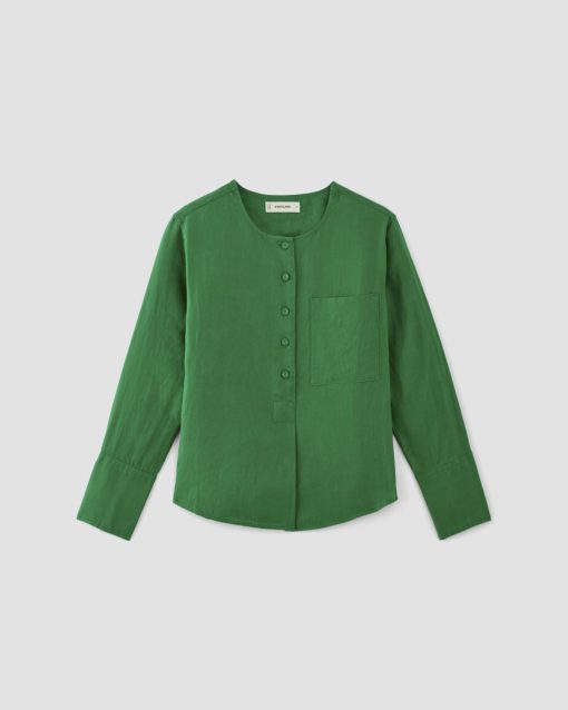 Alternative view of The Popover Shirt in Linen | Grass Green