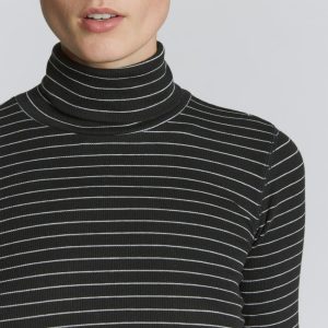 Alternative view of The Luxe Rib Turtleneck | Black / Canvas Tan