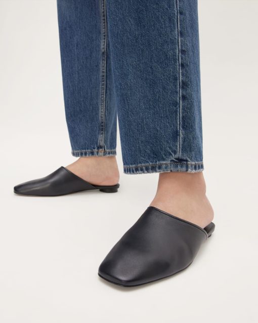 Alternative view of The Day Mule | Black