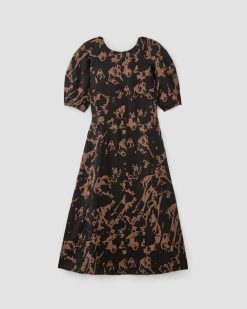 Alternative view of The Linen Short-Sleeve Scoop Midi Dress | Carob Brown Abstract