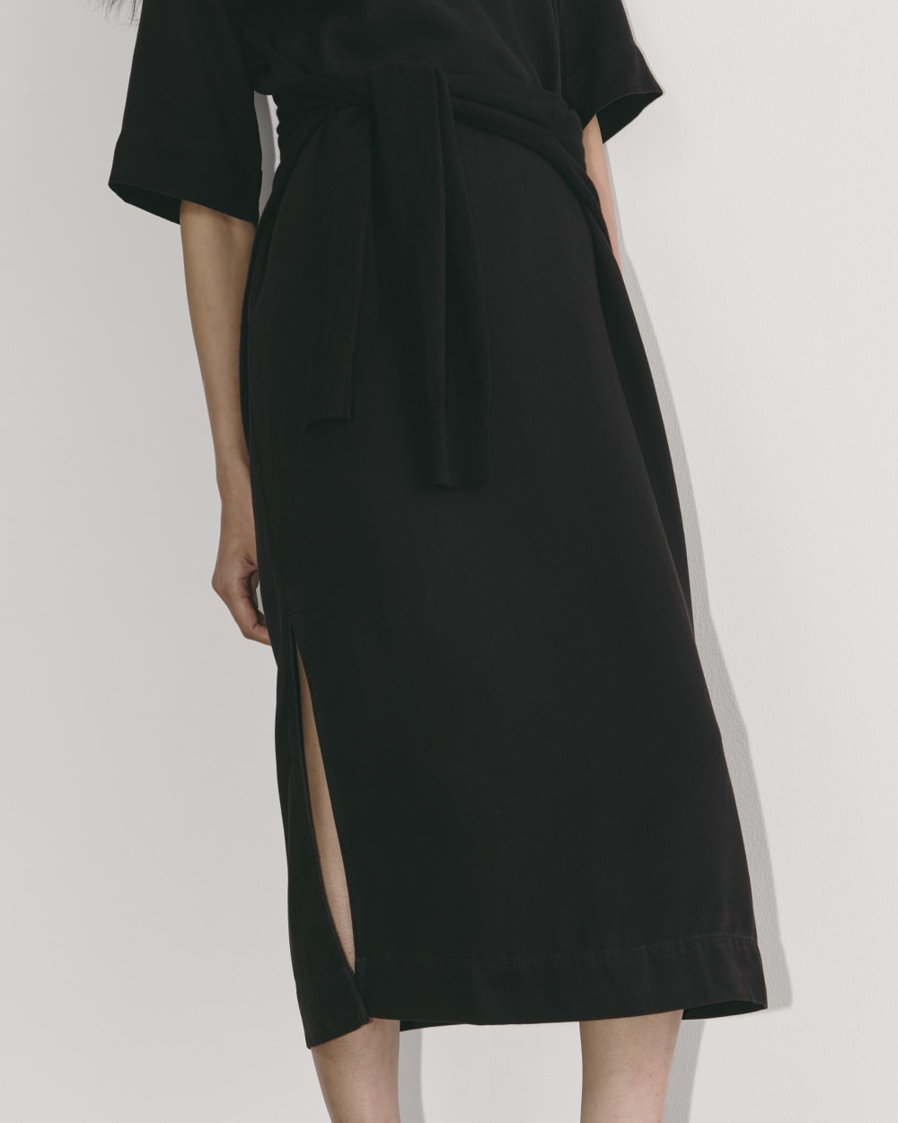 The Relaxed T-Shirt Dress in Buttersoft | Black - Image 4