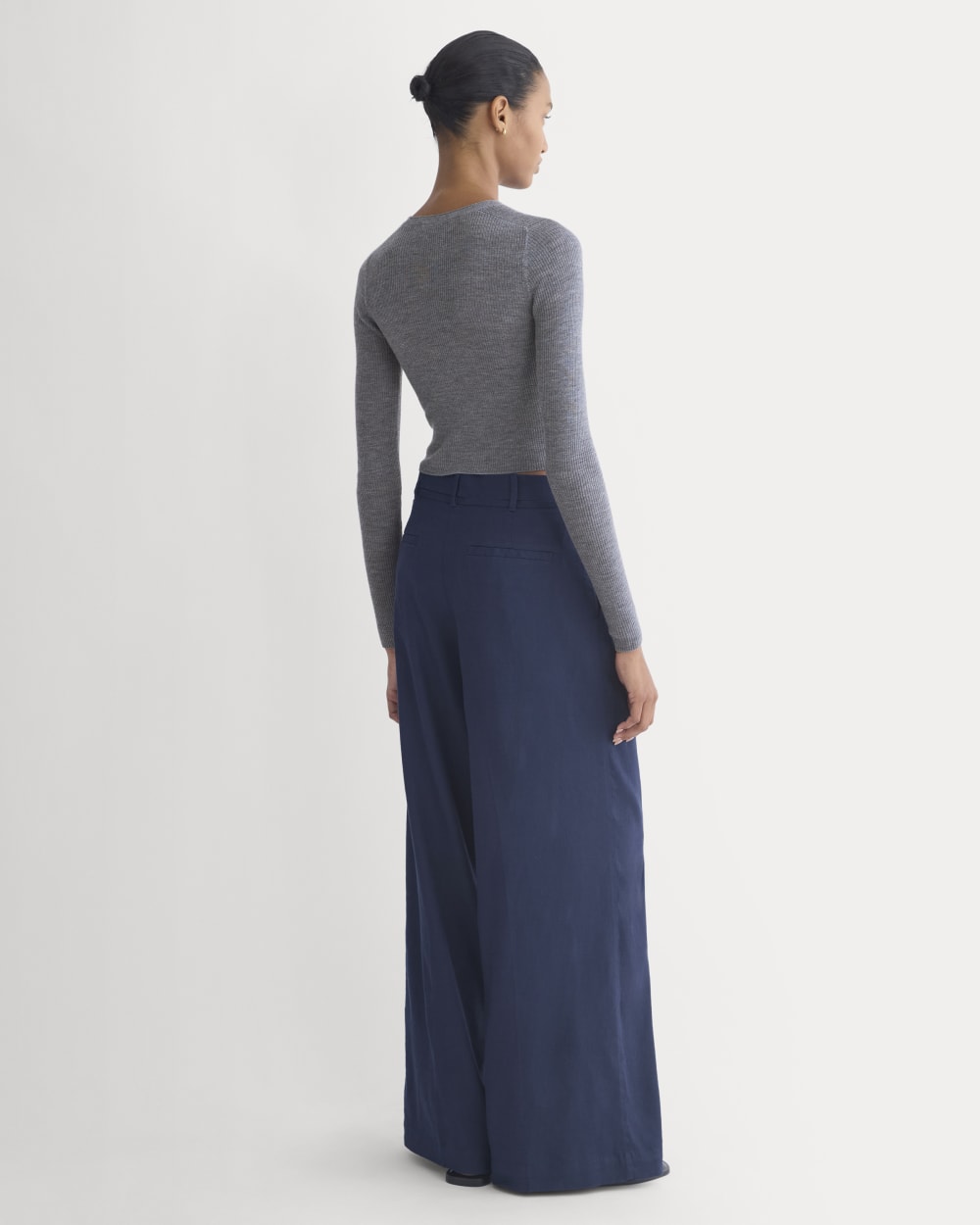 The Cropped Crew Top in Ultrafine Merino | Heather Mid Grey - Image 5