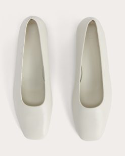 Alternative view of The Gallery Pump | Canvas