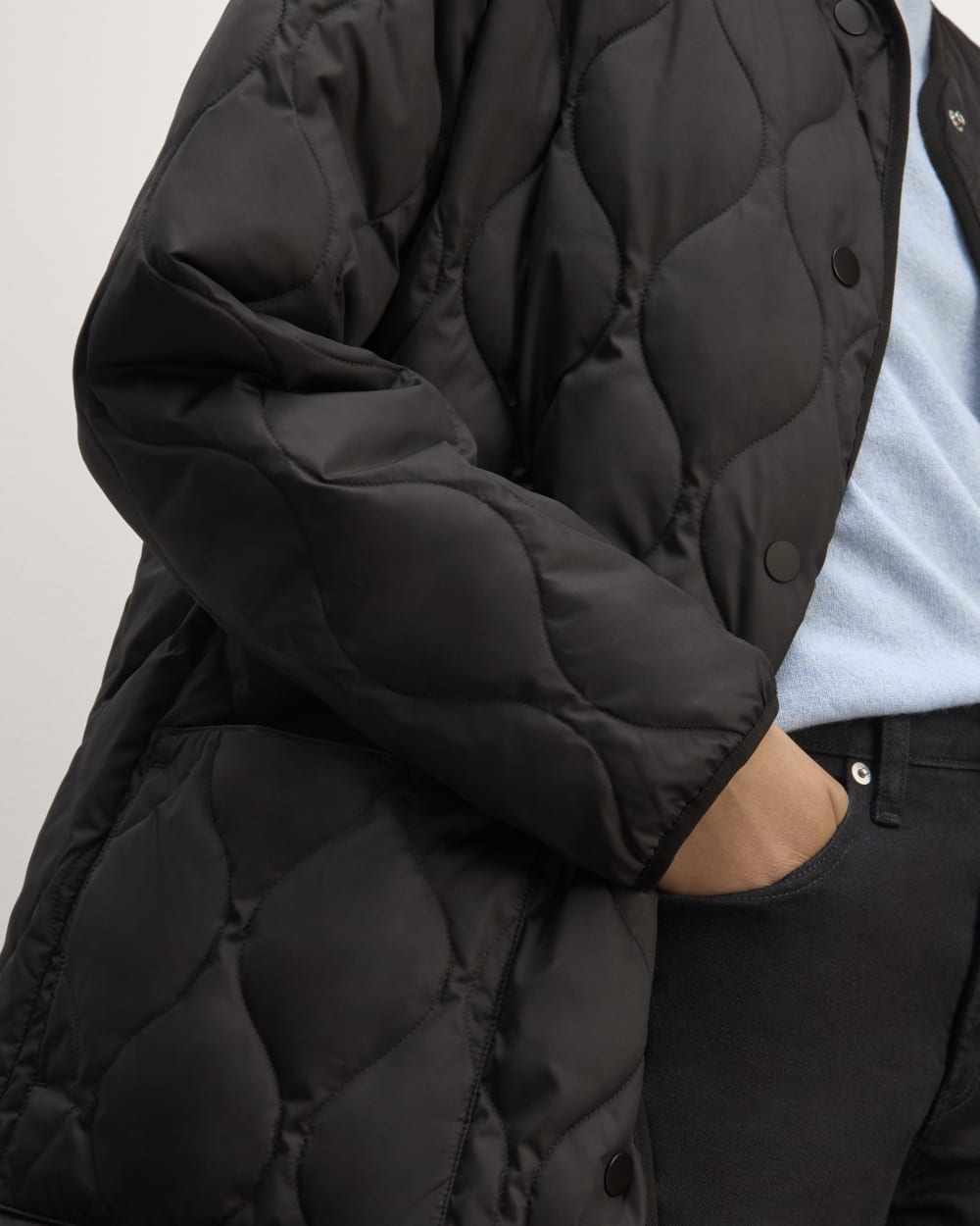 The Long Quilted Liner | Black - Image 5