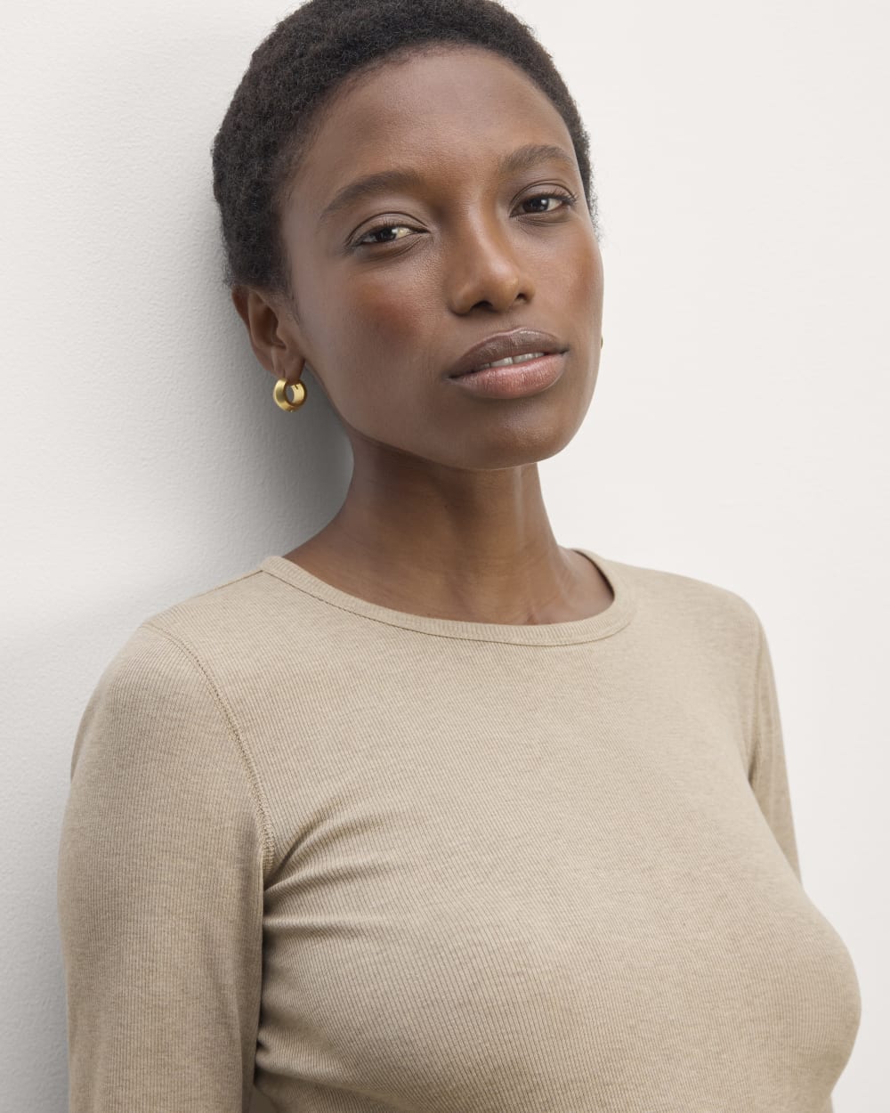 The Luxe Rib Long-Sleeve Crew | Heathered Tan - Image 3
