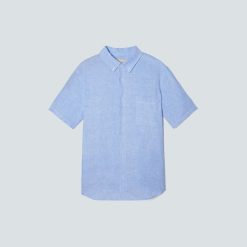 Alternative view of The Classic Short-Sleeve Shirt in Linen | Light Blue