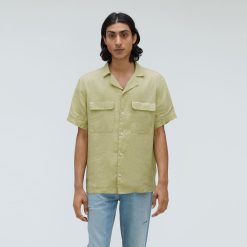 Alternative view of The Resort Shirt in Linen | Leek